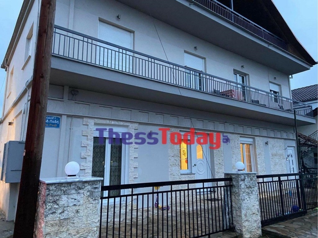 Βέροια: Σοκάρουν οι μαρτυρίες για το νεκρό βρέφος – «Χτύπαγε με μανία το παιδί της» – «Το έκανε ο έξω από εδώ» φώναζε η 37χρονη