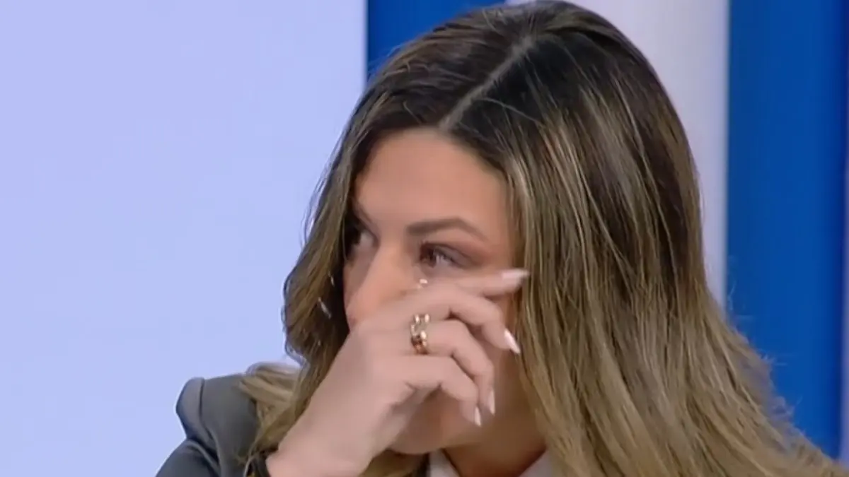 Σοφία Ζαχαράκη: Συγκινήθηκε on air για τη δολοφονία της 41χρονης στη Θεσσαλονίκη (vid)