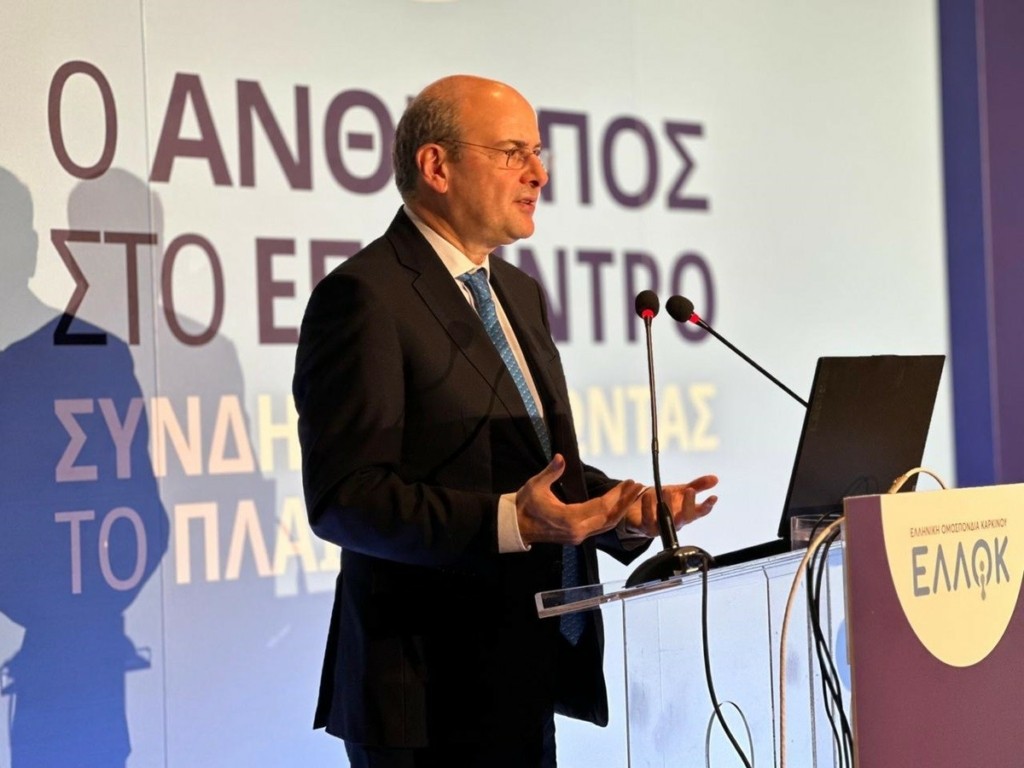 Χατζηδάκης: «Εξασφαλίζουμε ισότιμη πρόσβαση σε δάνεια και ασφάλειες ζωής για τους πρώην καρκινοπαθείς»