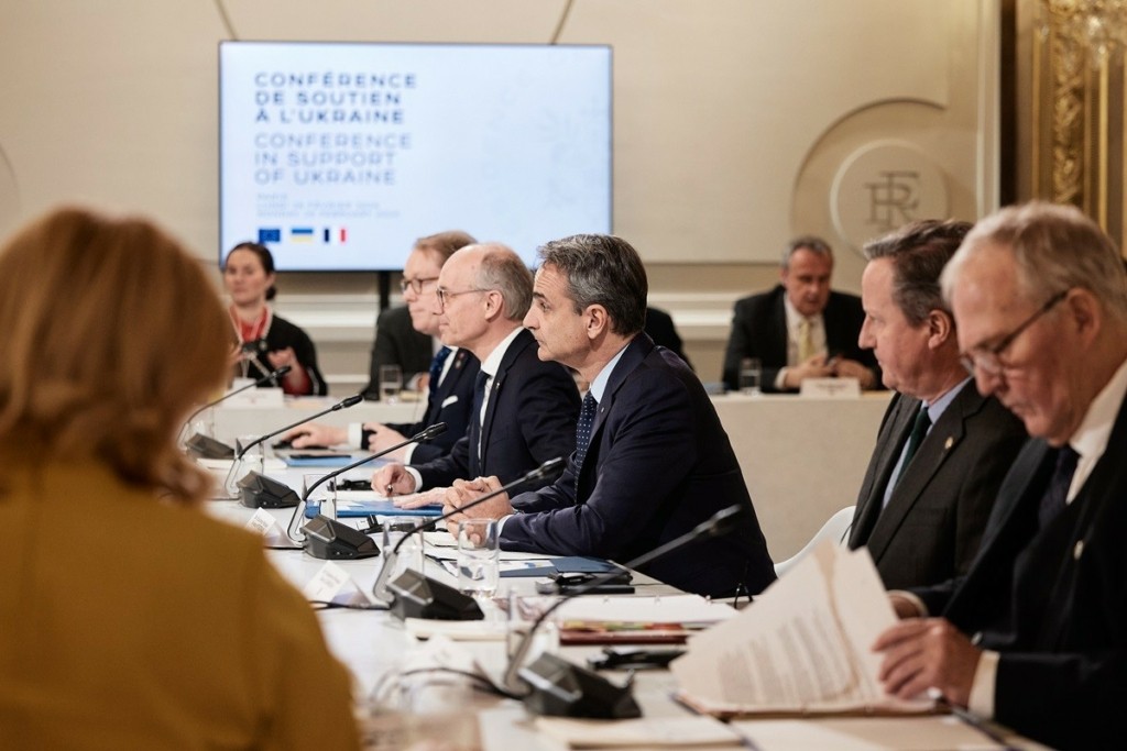 Μητσοτάκης μετά τη Διεθνή Διάσκεψη στο Παρίσι – «Κανένα ζήτημα για αποστολή δυνάμεων του ΝΑΤΟ εντός της Ουκρανίας»