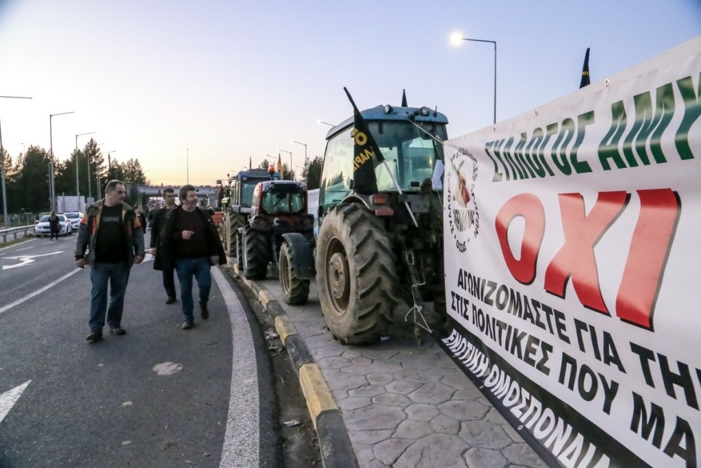 Αγροτικά μπλόκα: Θεωρείτε το κλείσιμο δρόμων σωστό μέτρο αντίδρασης;