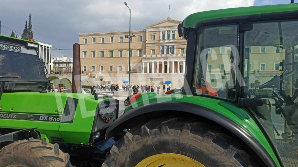 Στο Σύνταγμα τα πρώτα τρακτέρ – Κυκλοφοριακές ρυθμίσεις και κλειστοί δρόμοι στην καρδιά της Αθήνα (Pics, Vid)