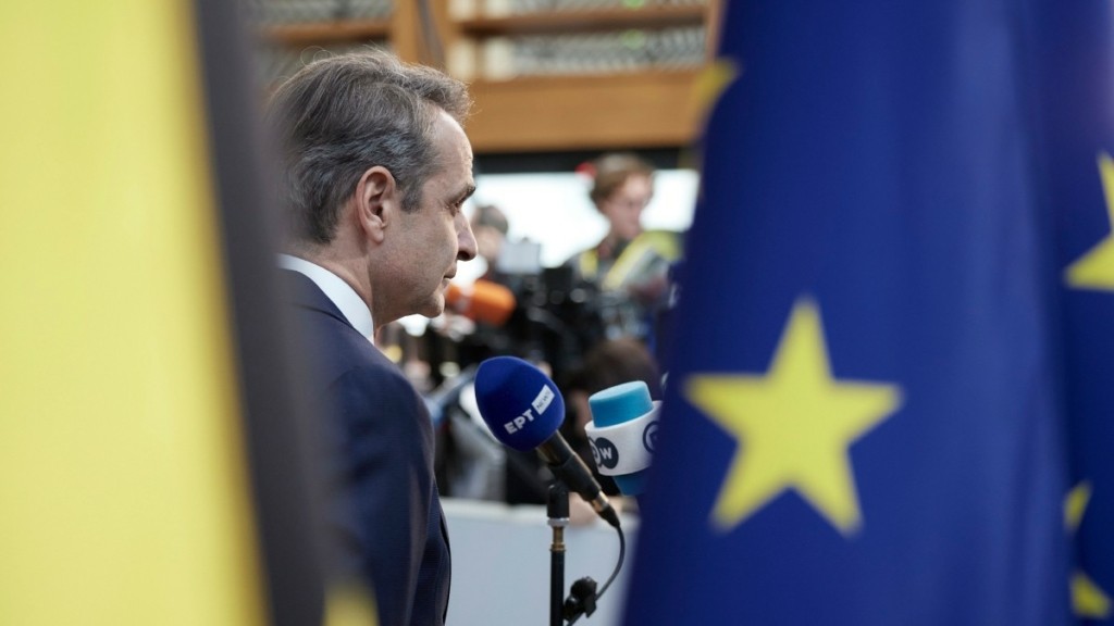 Τι κρύβει το δεύτερο… άνοιγμα Μητσοτάκη στους καραμανλικούς