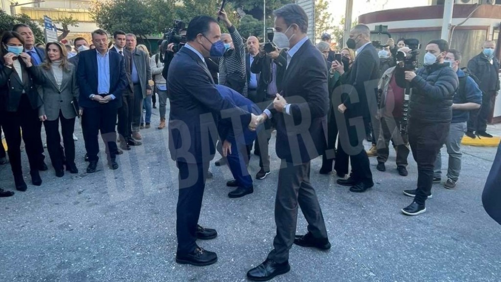 “Έφοδος” Μητσοτάκη στο Τζάνειο νοσοκομείο στον Πειραιά