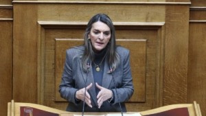 Νέα Αριστερά: “Η απαξίωση του Συντάγματος από την κυβέρνηση σημαίνει ότι το πολίτευμα λειτουργεί χωρίς θεμελιώδεις αρχές”