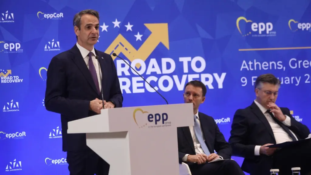 Μητσοτάκης στην εκδήλωση του ΕΛΚ στην Αθήνα: “Στόχος 200.000 νέες θέσεις εργασίας – Το Ταμείο Ανάκαμψης έδωσε λύσεις”