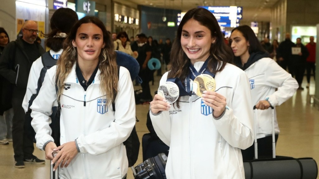 Έφτασε στην Αθήνα η Πλατανιώτη με την Μαλκογεώργου: “Είπα ότι θα πάω στην Ντόχα να πάρω το χρυσό”