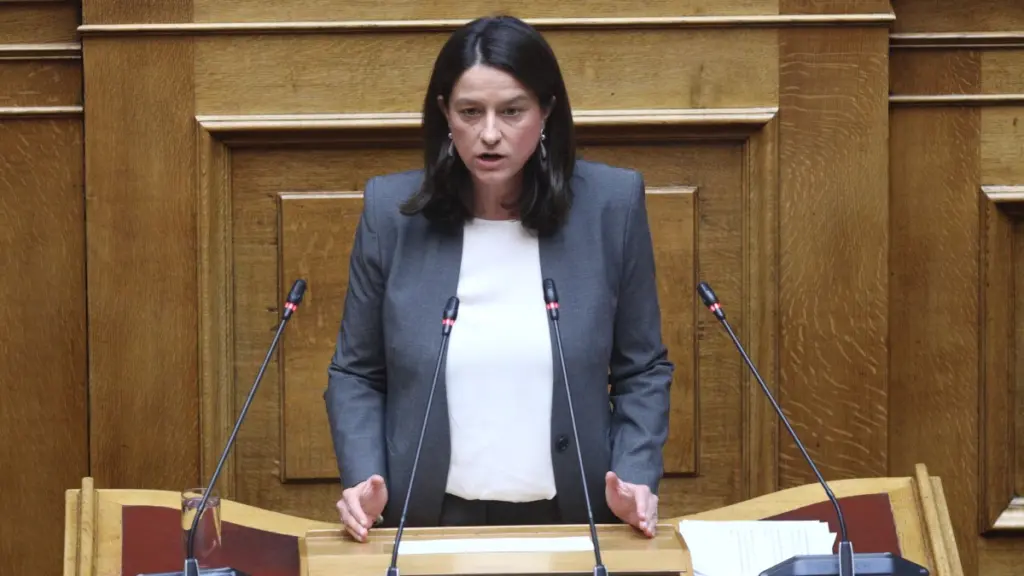 Ομόφυλα ζευγάρια – Κεραμέως: Δημοκρατικό χρέος η διασφάλιση της ισότητας όλων των πολιτών, απέναντι στον νόμο