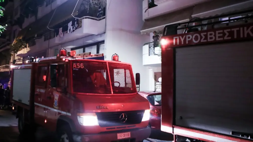 Θεσσαλονίκη: Φωτιά σε διαμέρισμα στην Ανάληψη – Στο νοσοκομείο οι δύο ένοικοι