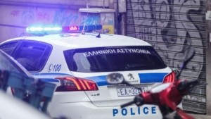Συνελήφθη απόστρατος αξιωματικός της ΕΛ.ΑΣ. για εμπλοκή σε δύο κυκλώματα ναρκωτικών και όπλων με διεθνή δράση