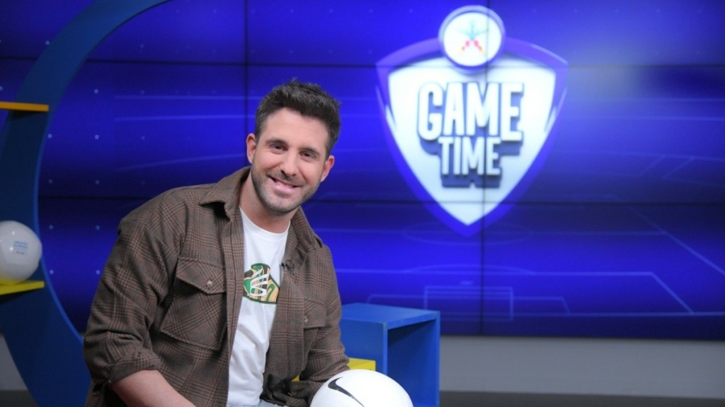 Ο Γιώργος Λιβάνης τραγουδάει Ρέμο στο ΟΠΑΠ Game Time