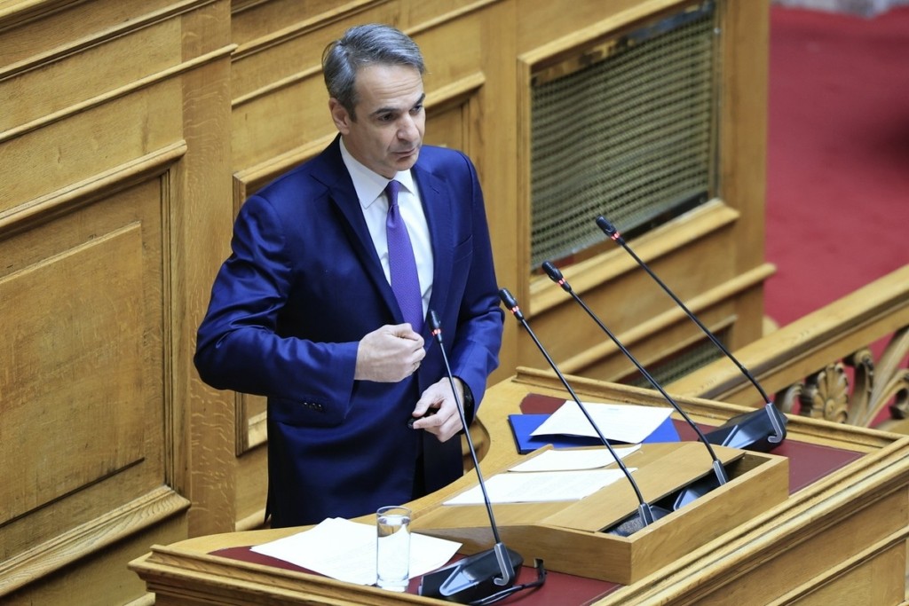 Μητσοτάκης στη Βουλή: Σύντομα η αύξηση του ορίου για τη Golden Visa