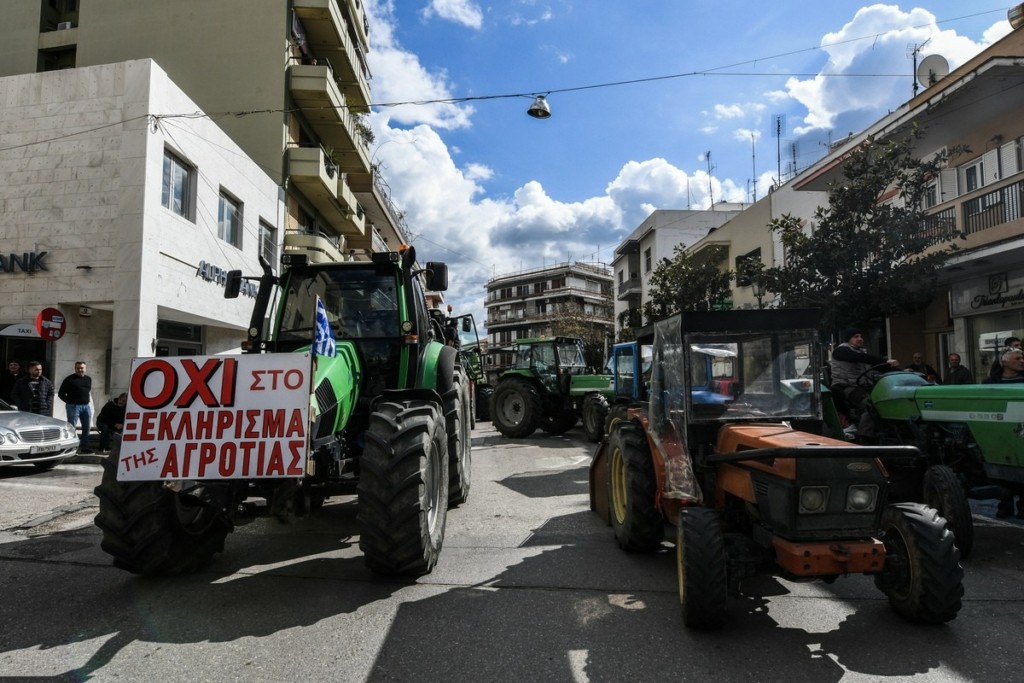 Σε εξέλιξη η πανελλαδική σύσκεψη των αγροτών στη Λάρισα -Αποφασίζουν τις επόμενες κινήσεις τους