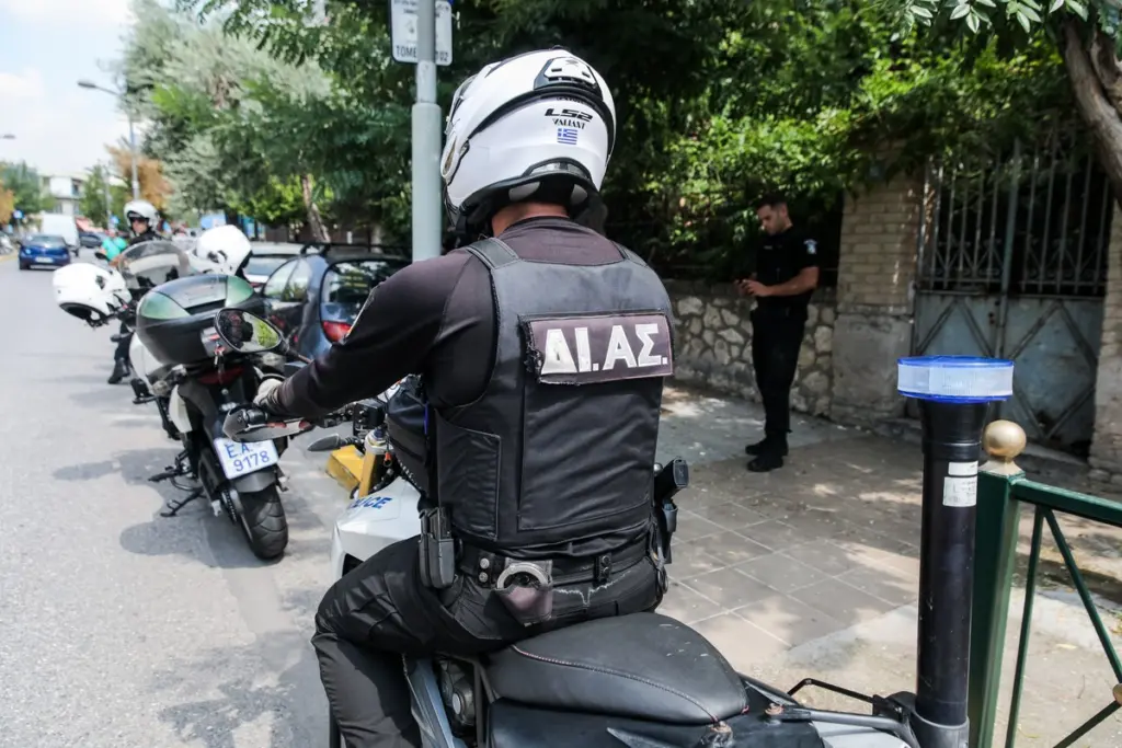 Αχαρνές: Χειροπέδες σε 39χρονο για κλοπές οχημάτων – Προέβαλε αντίσταση στους αστυνομικούς