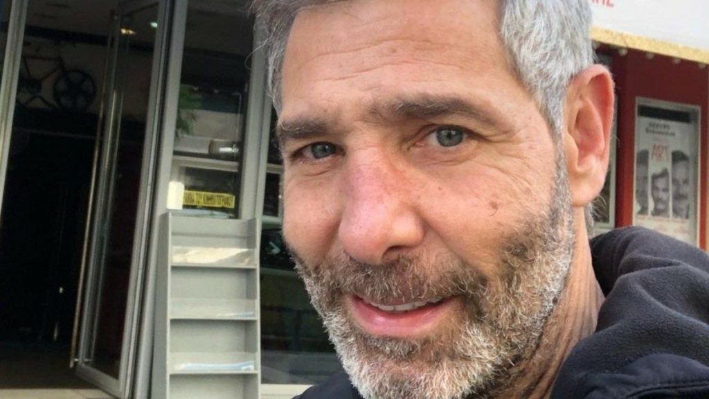 Σοκάρει ο Θοδωρής Αθερίδης – «Ξαφνικά έπεσα με το κεφάλι στο τραπέζι…»