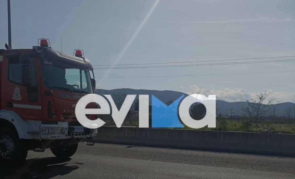 Νταλίκα τούμπαρε στην Αθηνών-Λαμίας στο ύψος του Αυλώνα