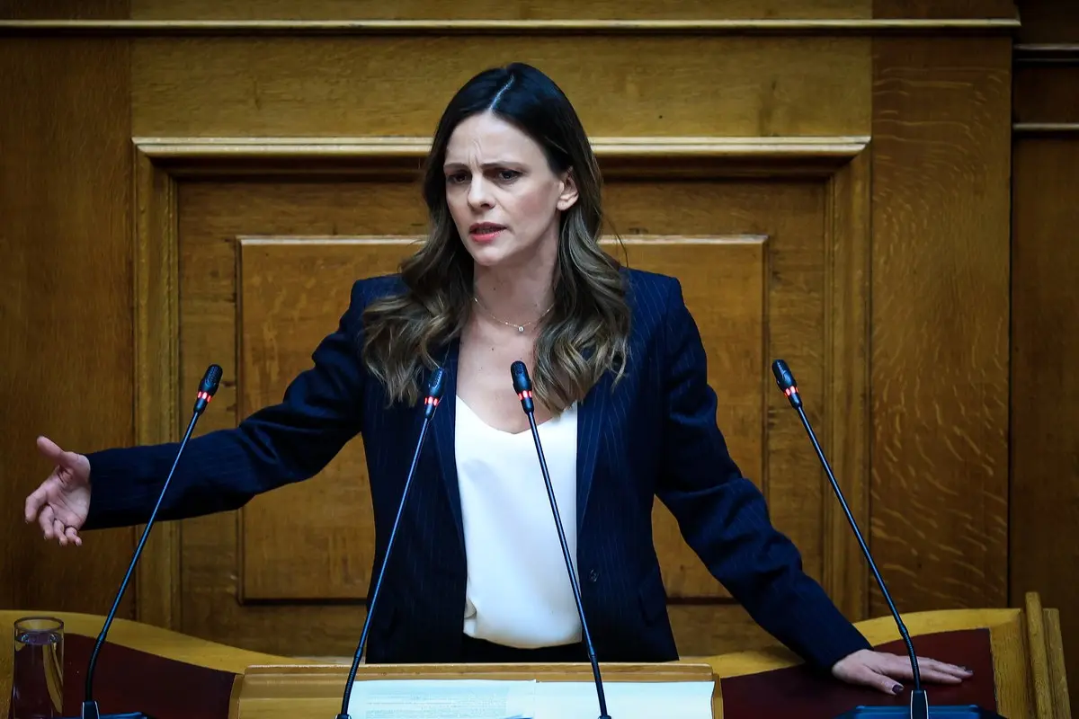 Αχτσιόγλου: «Προβληματικές» οι δηλώσεις Καρυστιανού για τις αμβλώσεις