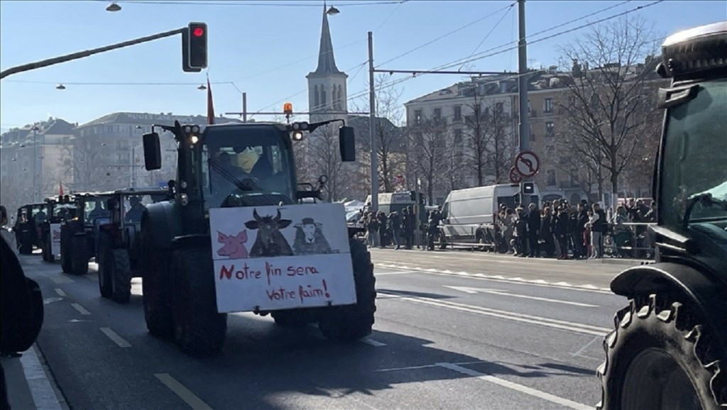 Γενεύη: Βγήκαν στους δρόμους τα τρακτέρ