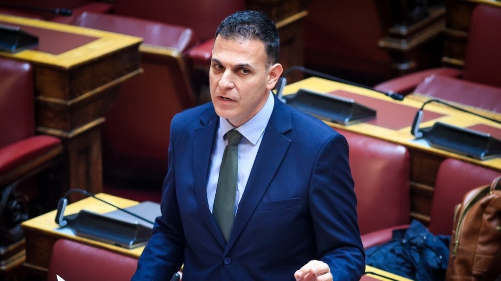 Καραμέρος: “Βολική φωνή για την ΝΔ η Κωνσταντοπούλου” – “Τσαλαβουτά σε ακροδεξιές λάσπες”