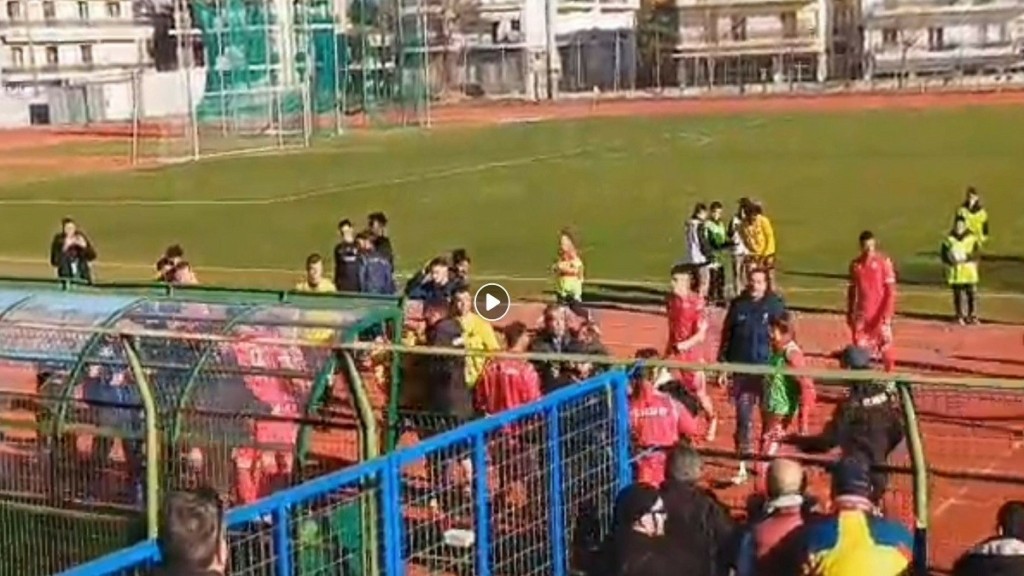 Τρομερή ένταση και επεισόδια σε αγώνα της Super League 2 στην Κοζάνη
