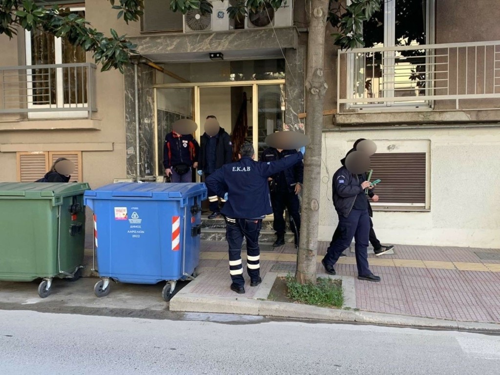 Λάρισα: Νεκρή γυναίκα σε υπόγειο πολυκατοικίας στο κέντρο