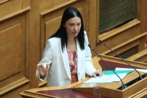 Νάντια Γιαννακοπούλου: «Το Υπουργείο Μετανάστευσης και Ασύλου βραχυκύκλωσε»