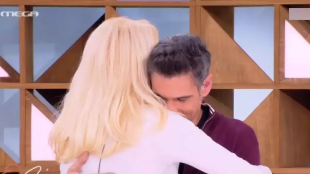 Δημήτρης Ουγγαρέζος: Συγκινήθηκε on air στην εκπομπή της Ελένης Μενεγάκη – Τι συνέβη