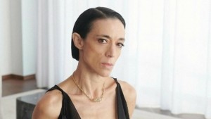Έλενα Τοπαλίδου: «Ήμουν αυτοκαταστροφική, είχα πάντα την αίσθηση της τιμωρίας του εαυτού μου»