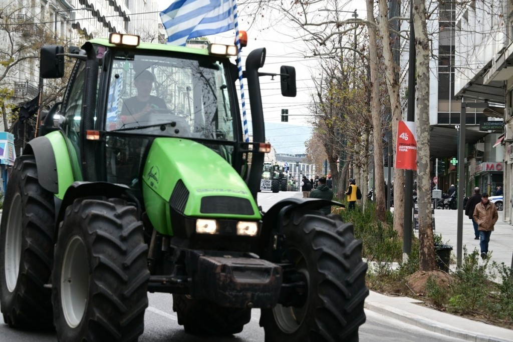 «Ζεσταίνουν» τις μηχανές οι αγρότες στη Βόρεια Ελλάδα – Αποφασίζουν για κινητοποιήσεις