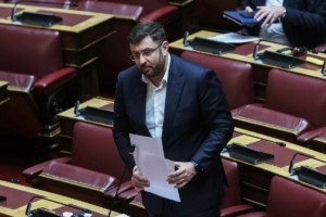 Ζαχαριάδης: “Το Μνημείο του Αγνώστου Στρατιώτη είναι ιερό για να το εμπλέκει ο κ. Μητσοτάκης στον μικροπολιτικό του σχεδιασμό”