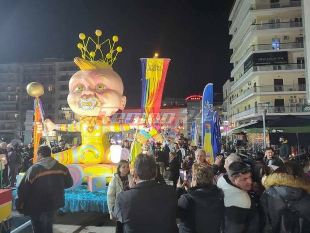 Πάτρα: Γέμισαν άρματα οι δρόμοι – Κορυφώνονται οι εκδηλώσεις για το καρναβάλι