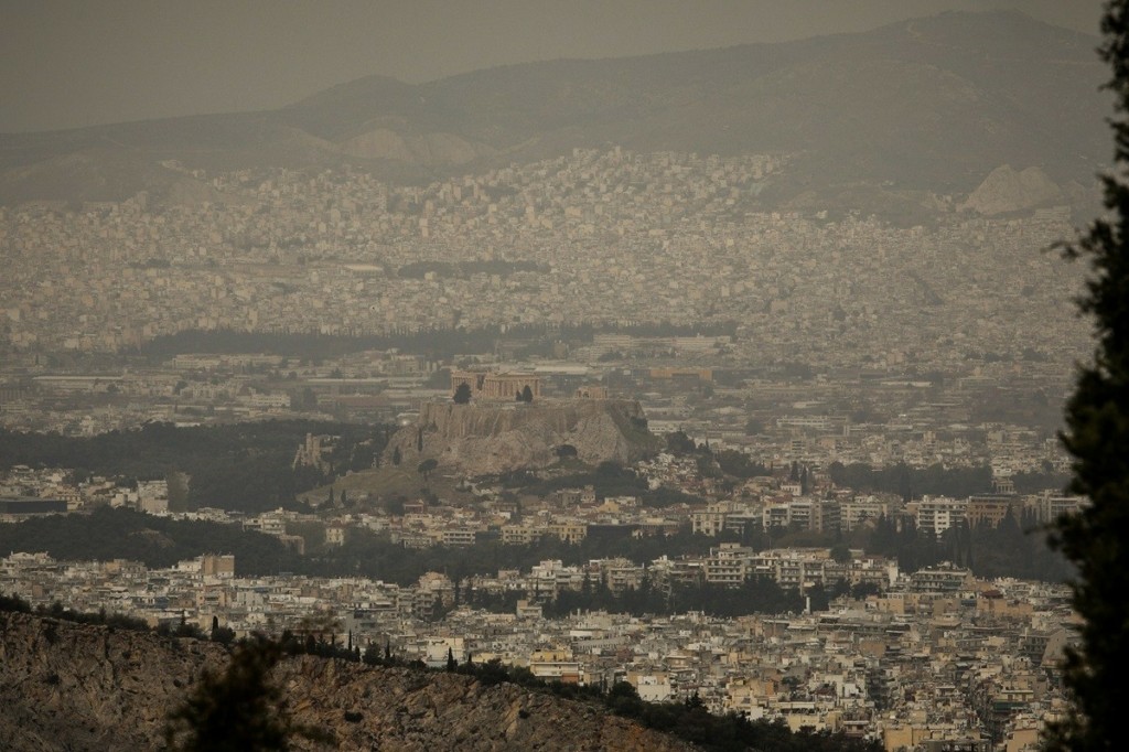 Κολυδάς για την αφρικανική σκόνη: «Επεισόδια τα οποία διαρκούν από 2 έως 4 ημέρες»