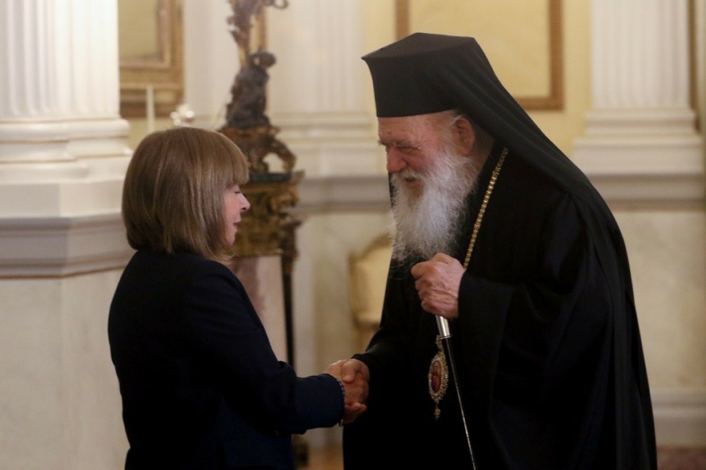 Σακελλαροπούλου σε Ιερώνυμο: «Είστε πάντα ευπρόσδεκτοι στο Προεδρικό Μέγαρο – Σεβαστή η απόφαση σας»