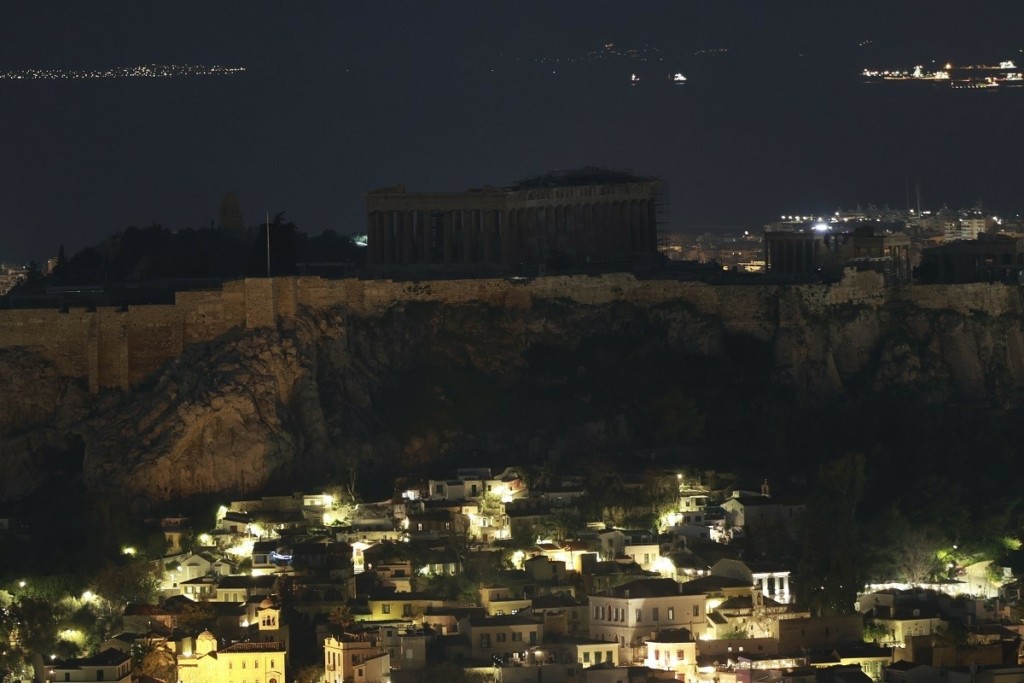 Έσβησαν τα φώτα στην Ακρόπολη για την Ώρα της Γης