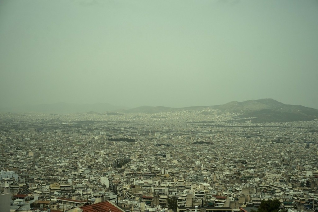 Νέο πέπλο αφρικανικής σκόνης από το μεσημέρι – Υψηλές θερμοκρασίες το Σαββατοκύριακο