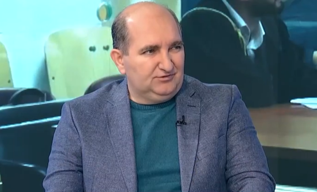 Αδερφός Μπελέρη: «Του έκαναν πρόταση να παραιτηθεί από τη Δημαρχία, για να αφεθεί ελεύθερος»