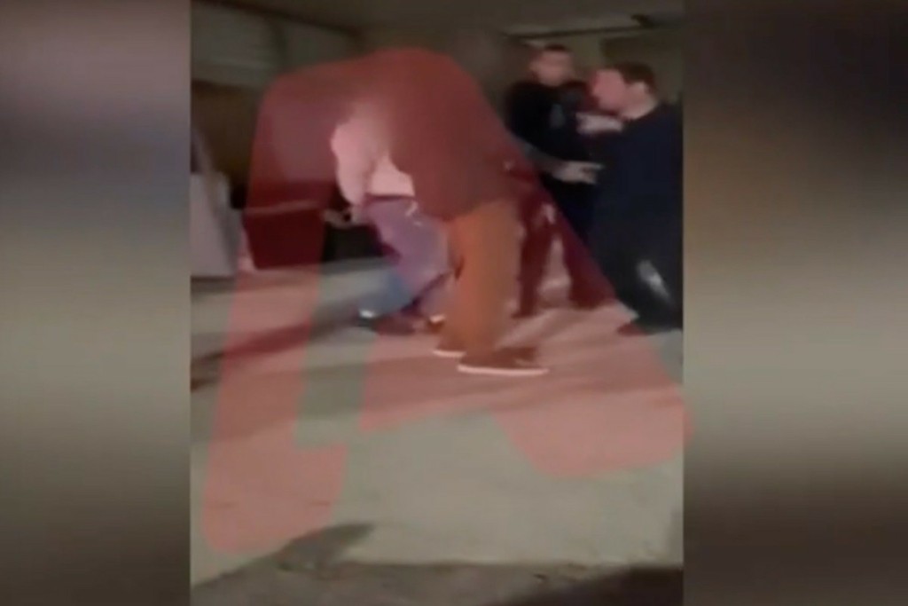 Ρόδος: 17χρονος μαχαίρωσε δυο καρναβαλιστές – Βίντεο με τη στιγμή της σύλληψης