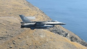 Στη δίνη του πολέμου η Μέση Ανατολή – Έφτασαν στην Κύπρο τέσσερα ελληνικά F -16