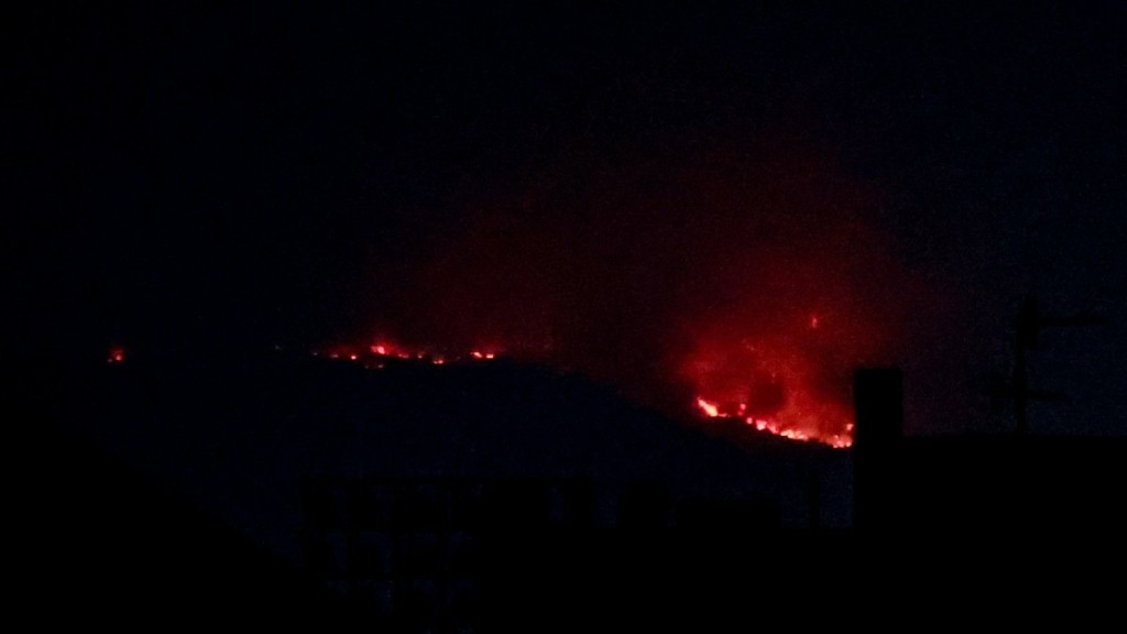 Φωτιά τώρα κοντά στην Περιφερειακή Αιγάλεω στον Ασπρόπυργο