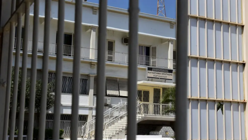ΕΛΑΣ: Κατασχέθηκαν 7 κινητά από 3 κρατούμενους στις φυλακές Κασσάνδρας – Χαλκιδικής