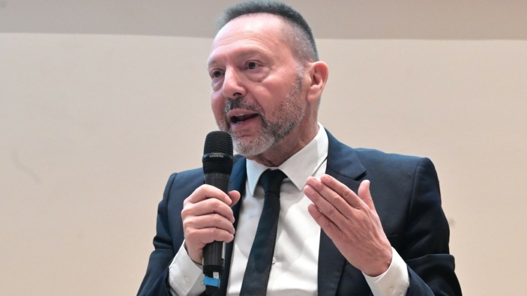 Στουρνάρας: Το ευρώ θα μπορούσε να καταστεί το αντίπαλο δέος του δολαρίου