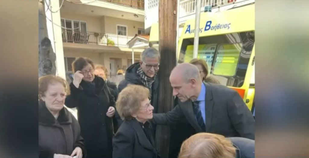 Κατερίνη: Η συγκινητική ιστορία της 83χρονης που δώρισε ασθενοφόρο πλήρως εξοπλισμένο
