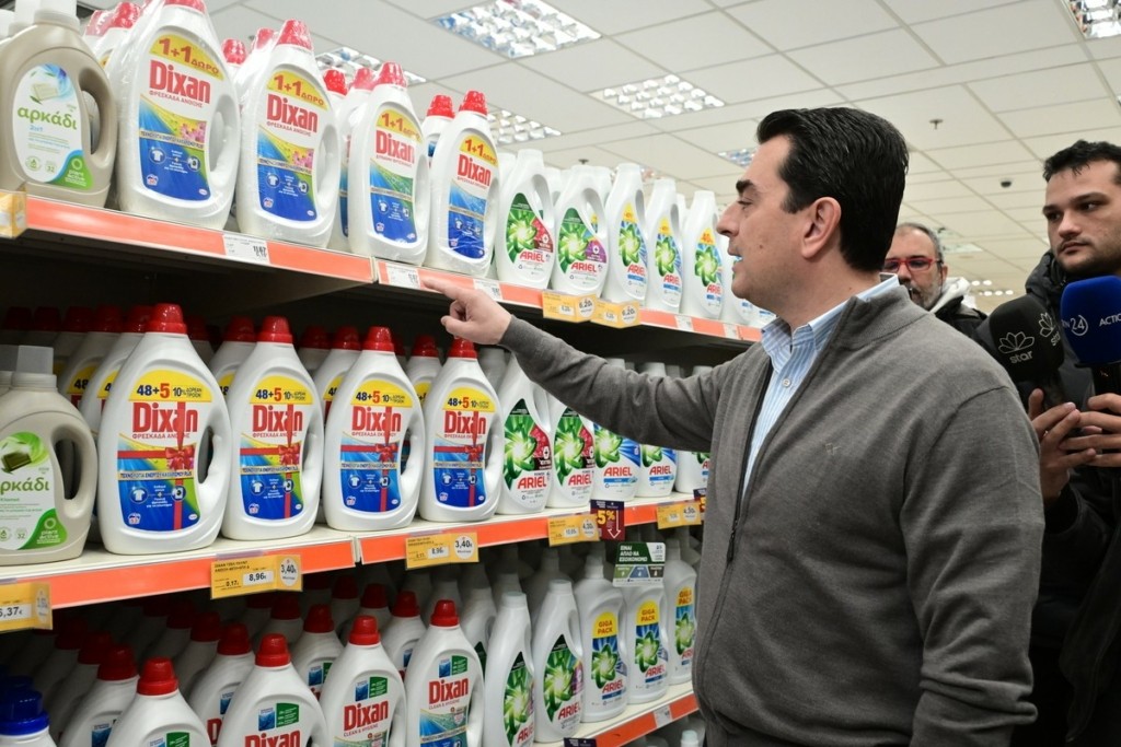 Μέτρα κατά της ακρίβειας: Μειώθηκαν οι τιμές σε 3.900 προϊόντα – «Οι ρυθμίσεις είναι μόνιμες», δήλωσε ο Κώστας Σκρέκας