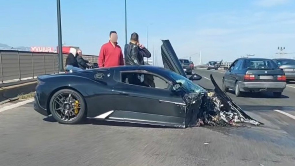Κηφισός: “Σμπαράλια” Maserati αξίας σχεδόν μισού εκτομμυρίου ευρώ -Δείτε βίντεο
