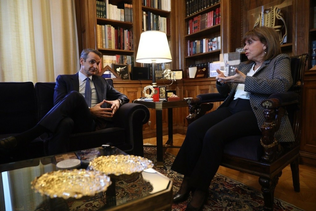Συναντιέται με την Σακελλαροπούλου την Τρίτη ο Μητσοτάκης
