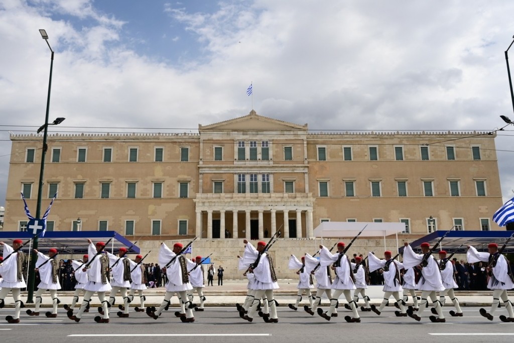 Παρελάσεις με λασποβροχές και αφρικανική σκόνη την 25η Μαρτίου – Πως θα κινηθούν τα φαινόμενα
