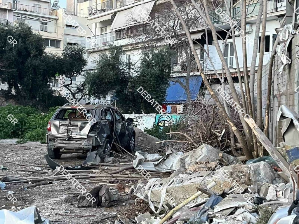 Εμπόλεμη ζώνη ο Πειραιάς μετά την έκρηξη σε βενζινάδικο – Συγκλονιστική μαρτυρία: “Ζω από θαύμα” (Pics, Vid)