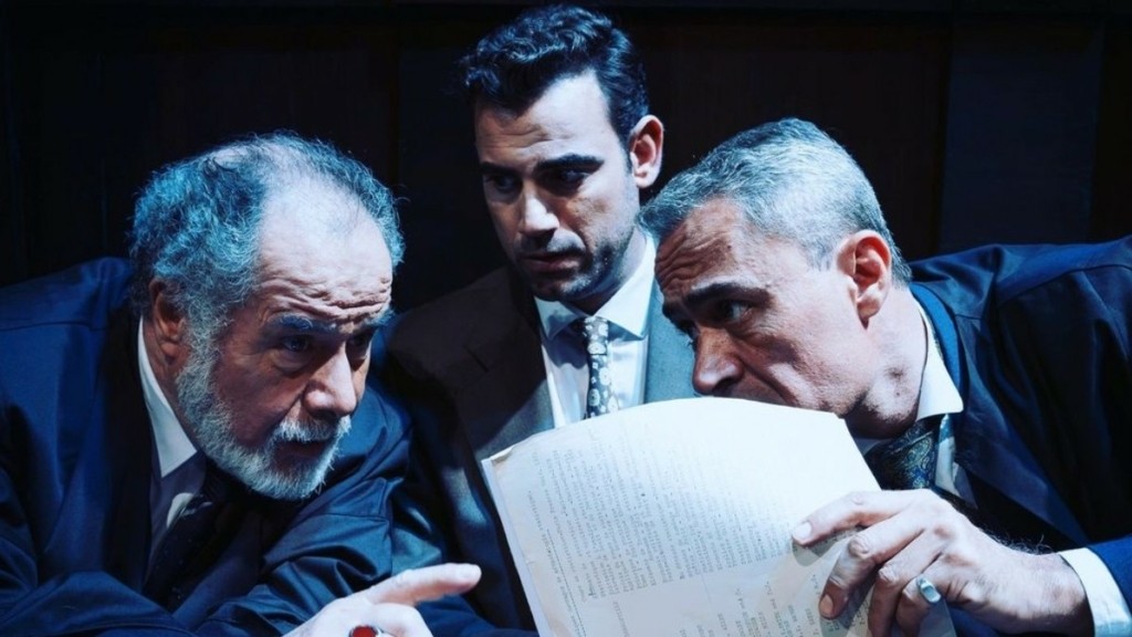 Αυτοί οι ηθοποιοί θα αντικαταστήσουν τον Νίκο Πολυδερόπουλο και τον Θοδωρή Κατσαφάδο στην παράσταση που πρωταγωνιστούν