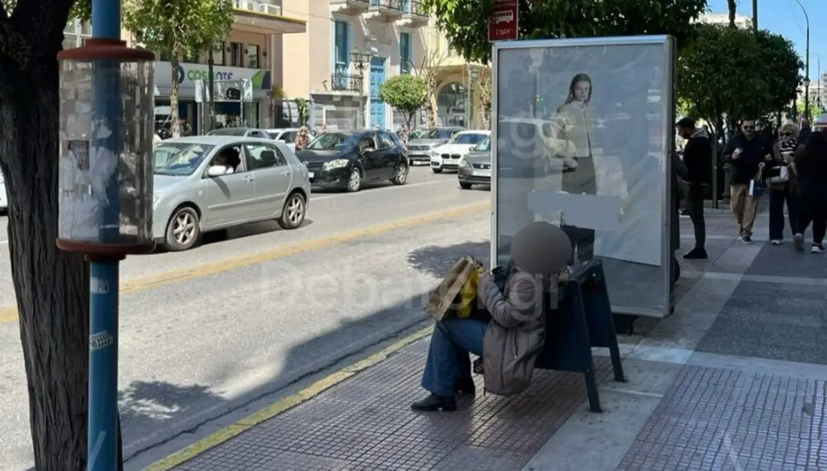 Η «ακάλυπτη» στάση λεωφορείου στον Πειραιά από… σκέπαστρο (Pic)