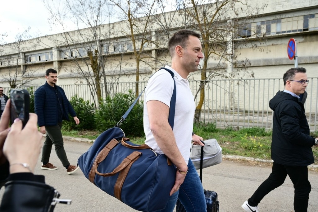 Η τελευταία συνέντευξη Κασσελάκη πριν εμφανιστεί στον στρατό: «Να αλλάξει όνομα η “Καλλιόπη”, να λέγεται “Κούλης”»